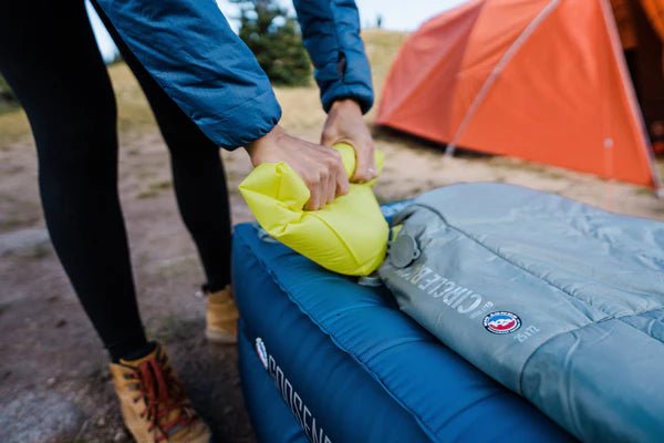 Big Agnes Circle Back Insulated Sleeping Mat Lifestyle Pad inflation