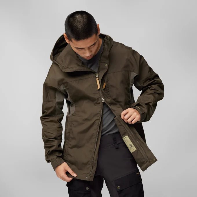 Fjallraven Men's Kaipak Jacket Model Close Up Zip Open