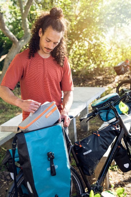 ORTLIEB Toiletry Bag Lifestyle Packing 3